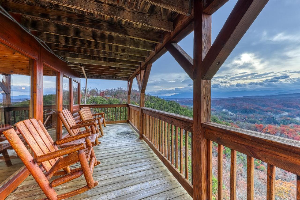 Amidst The Beauty Villa Pigeon Forge Exterior photo