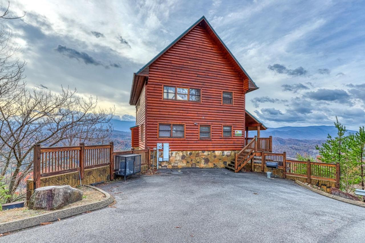 Amidst The Beauty Villa Pigeon Forge Exterior photo